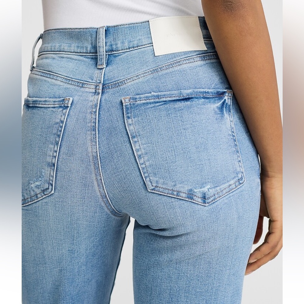 Express High Waisted Light Wash Ripped Straight Ankle Jeans - Picture 5 of 8